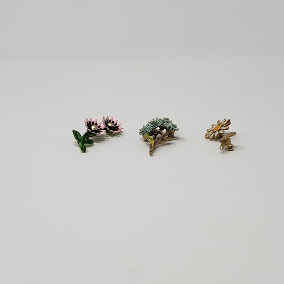 Vintage Spring Flower Brooch Trio - Picture 2 of 4